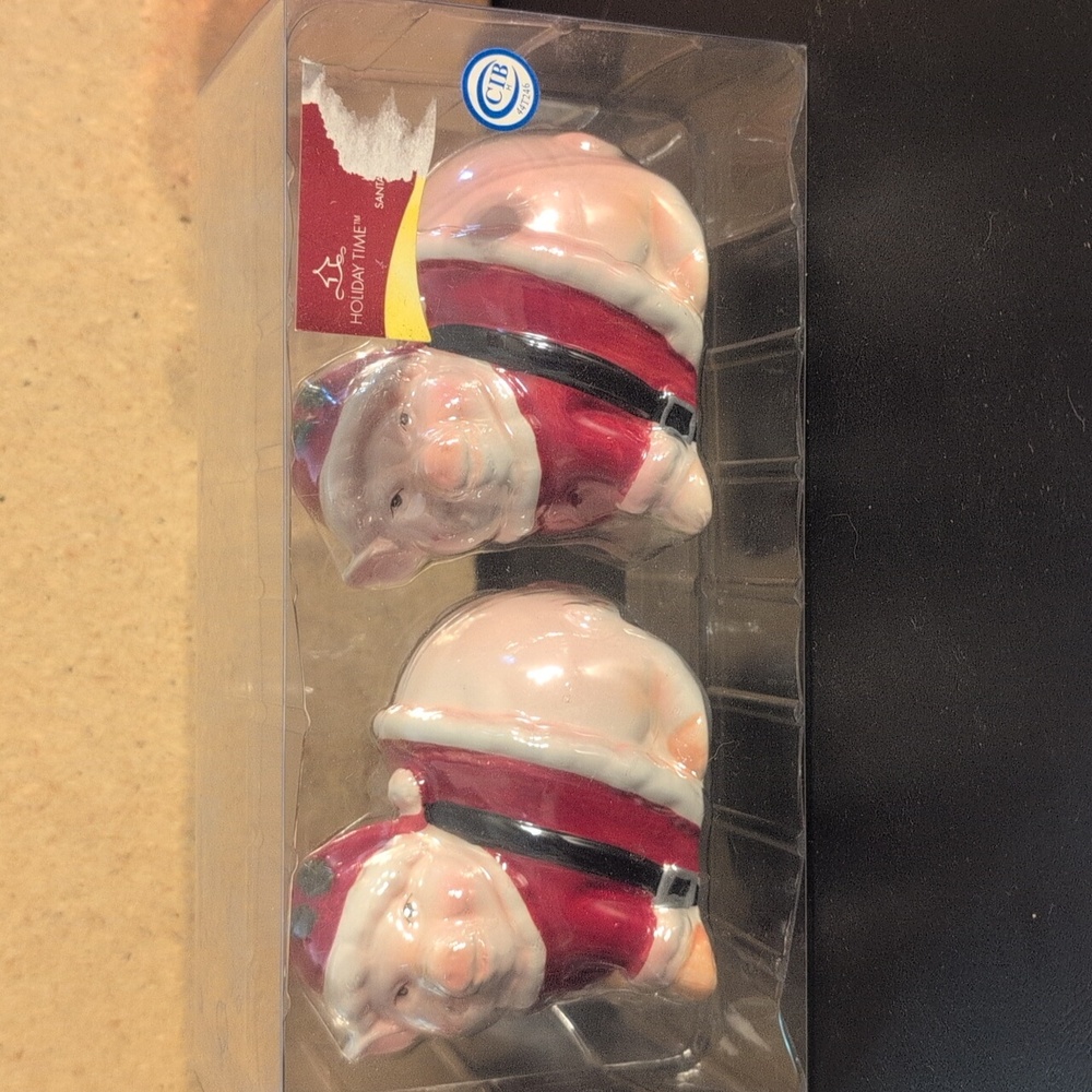 Holiday Pigs Dressed In Santa Suits Salt And Pepper Shakers 